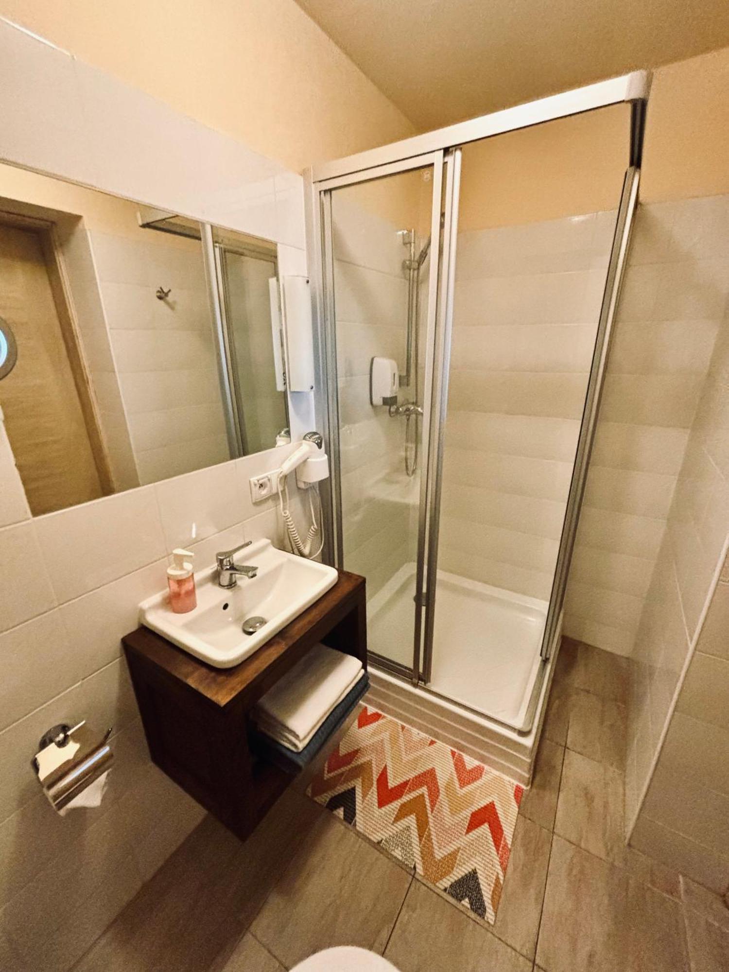 Bedrooms 3 Maja 15A ウッチ エクステリア 写真