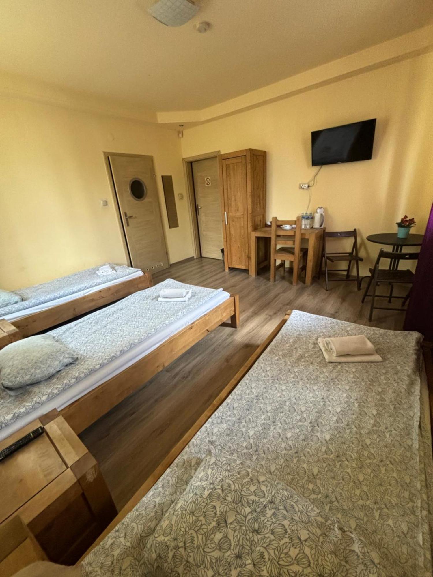 Bedrooms 3 Maja 15A ウッチ エクステリア 写真