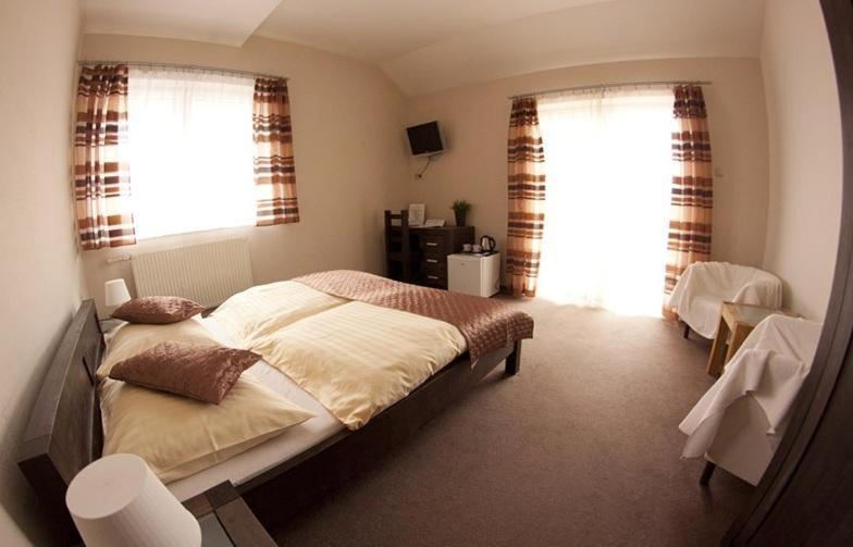 Bedrooms 3 Maja 15A ウッチ エクステリア 写真