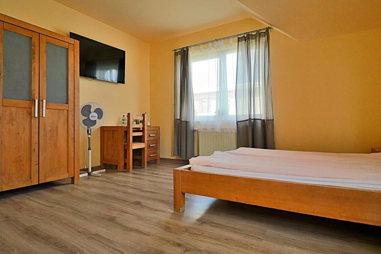 Bedrooms 3 Maja 15A ウッチ エクステリア 写真
