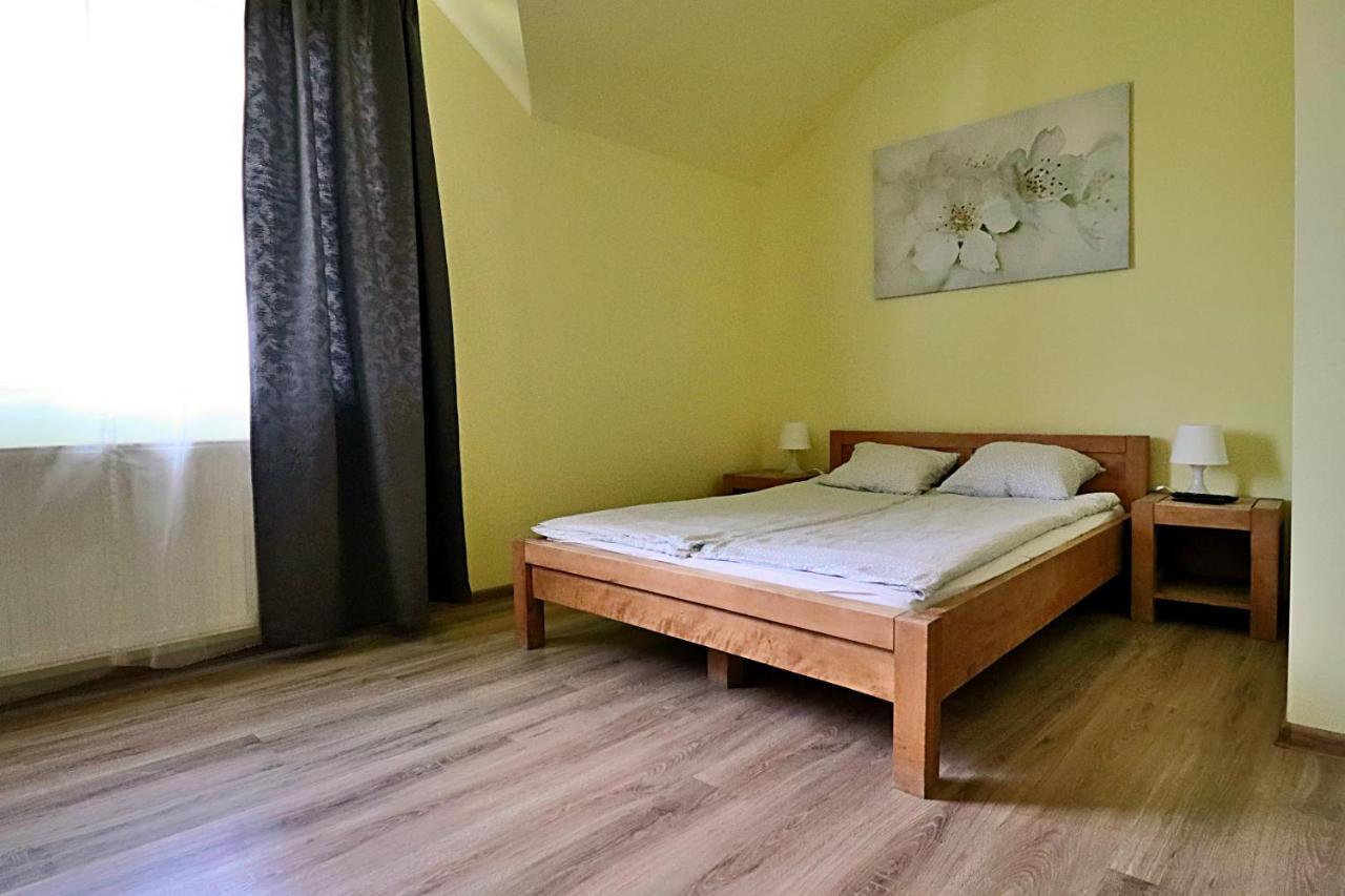 Bedrooms 3 Maja 15A ウッチ エクステリア 写真