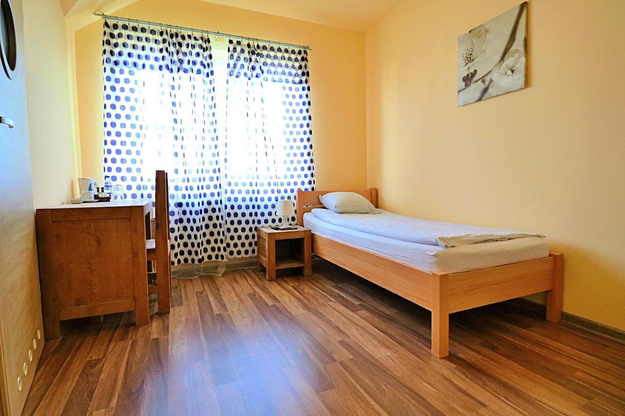 Bedrooms 3 Maja 15A ウッチ エクステリア 写真
